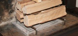 Einfach, sauber und klimaneutral: Richtig Feuern mit Holz